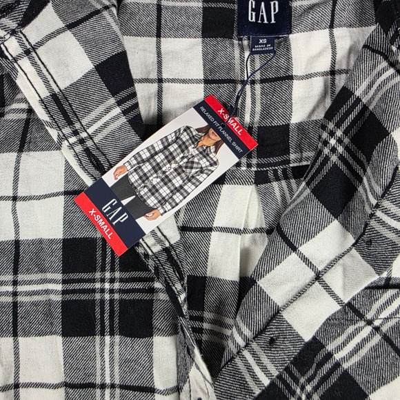 GAP Women's Relaxed Fit Flannel‎ Shirt Black White Plaid X-Small NWT - Picture 7 of 9